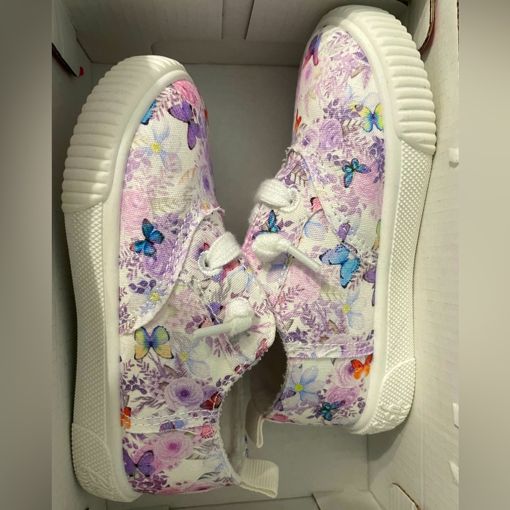 Blowfish Malibu girls canvas sneakers size 8 New in box
